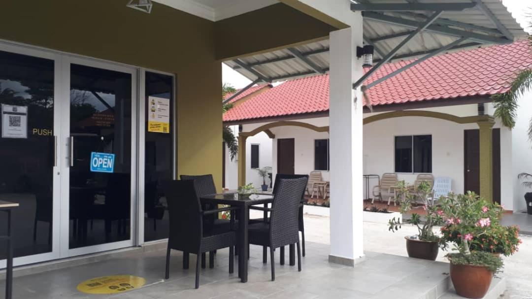 The Nutshell Chalet Langkawi Motel Pantai Cenang  Exterior photo